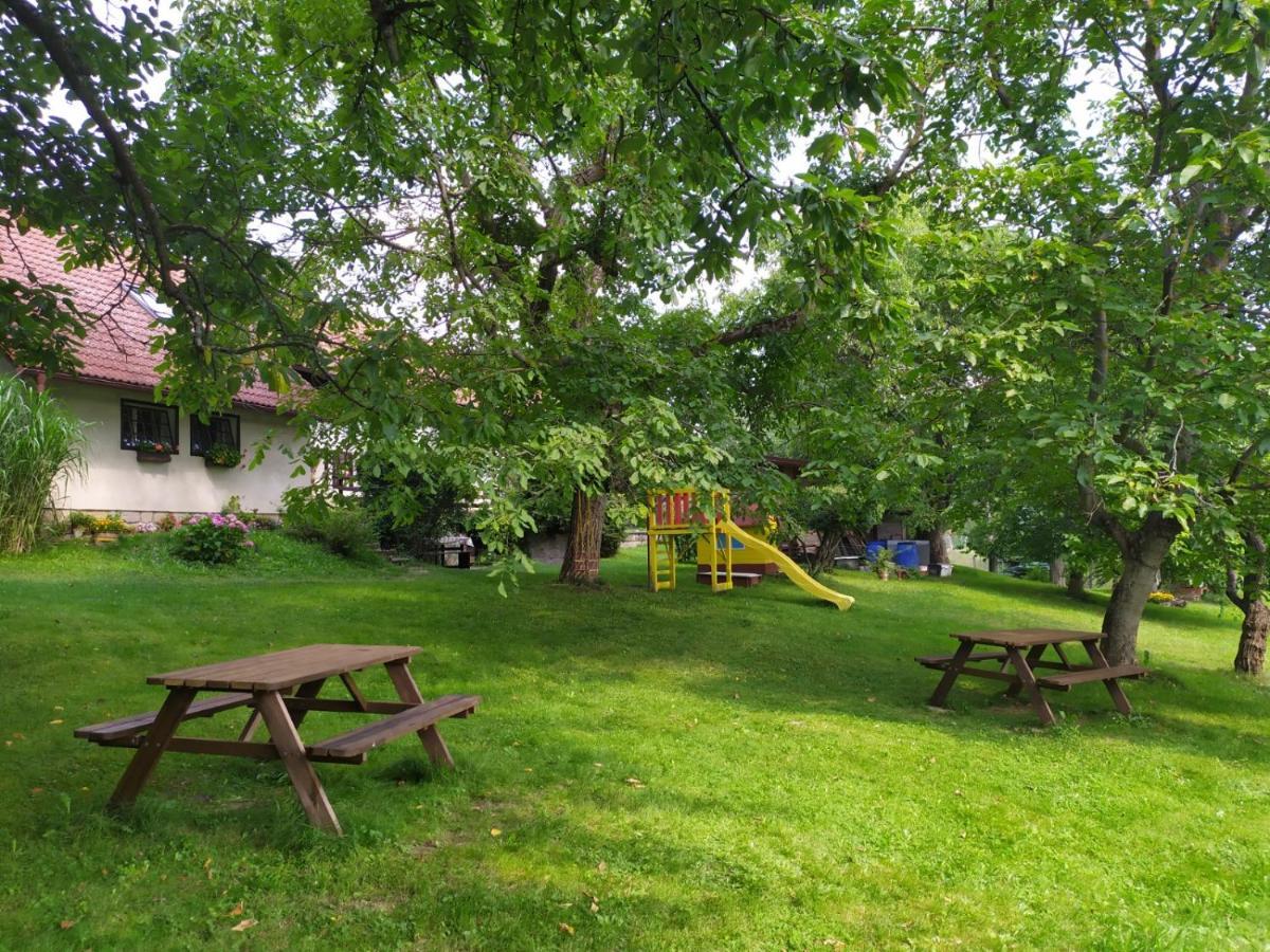 Ubytovani V Ceskem Raji Hotel Holin Luaran gambar