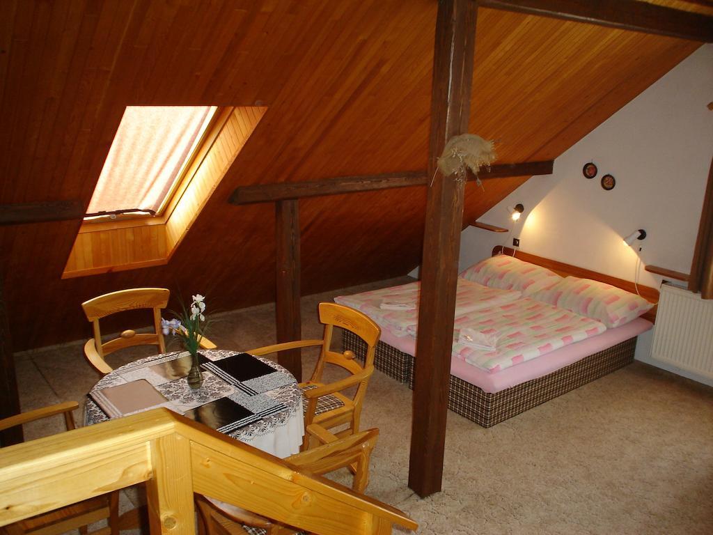 Ubytovani V Ceskem Raji Hotel Holin Bilik gambar